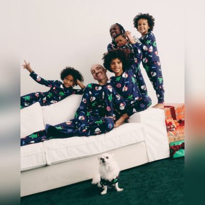 Primark Campaign 8 Get the whole family twinning this holiday season with Primark ❄️ EN 1000x1000 1